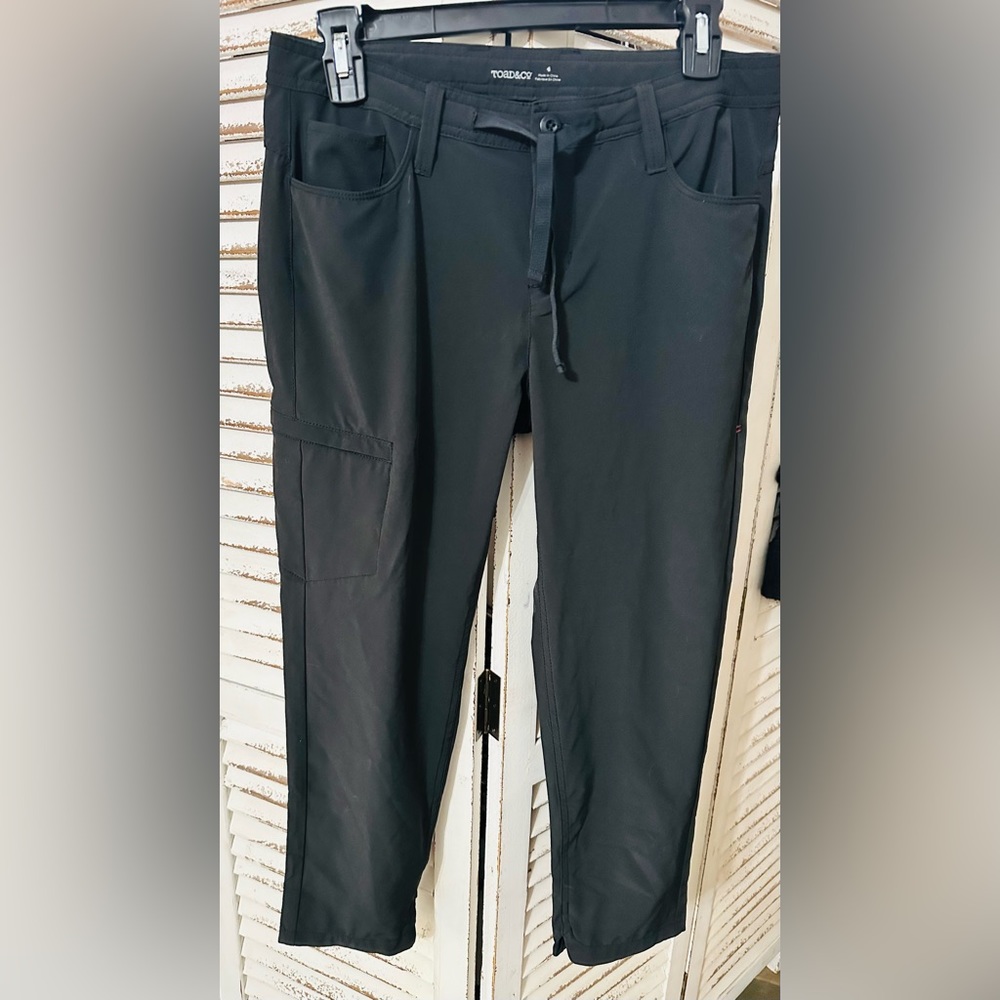 EUC Toad & Co Jetlite Black cropped Ankle pants , Size 4
